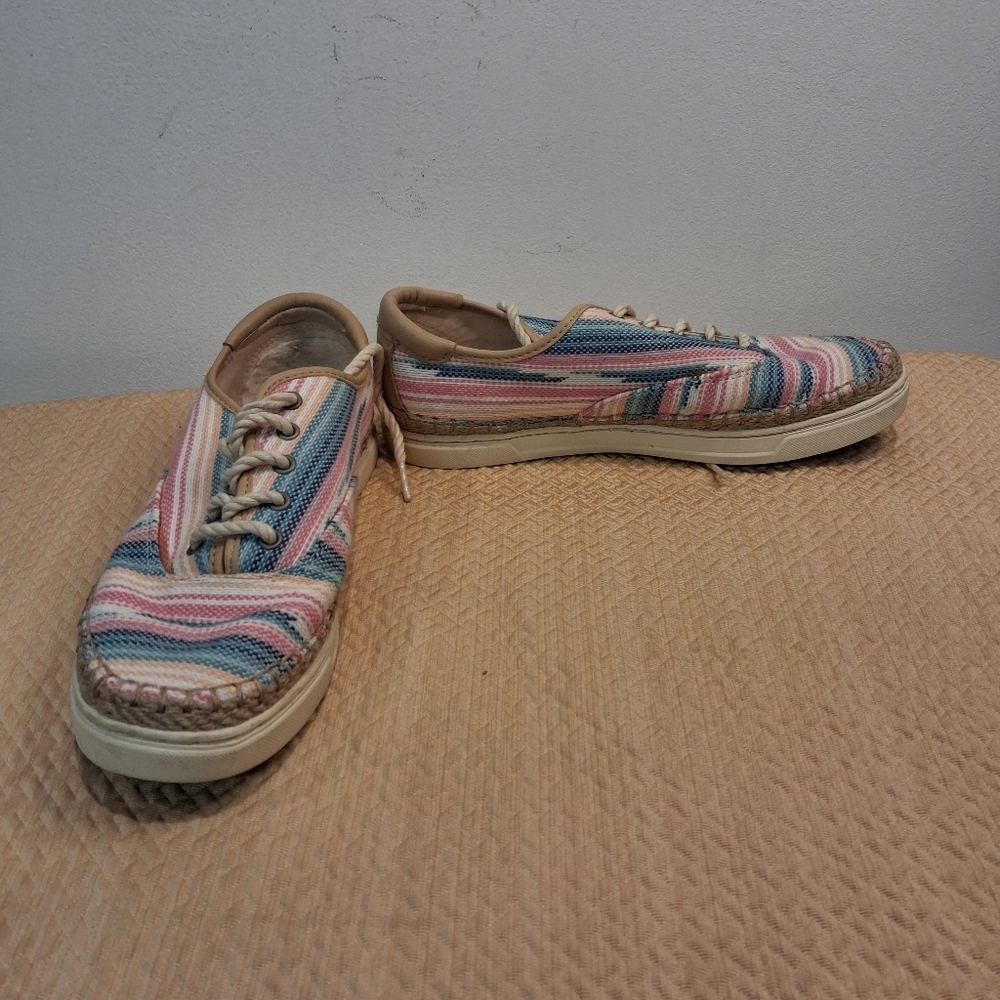 Ugg Size 9.5 Eyan ll Serape Espadrille Stipes Shoes Small Flaw